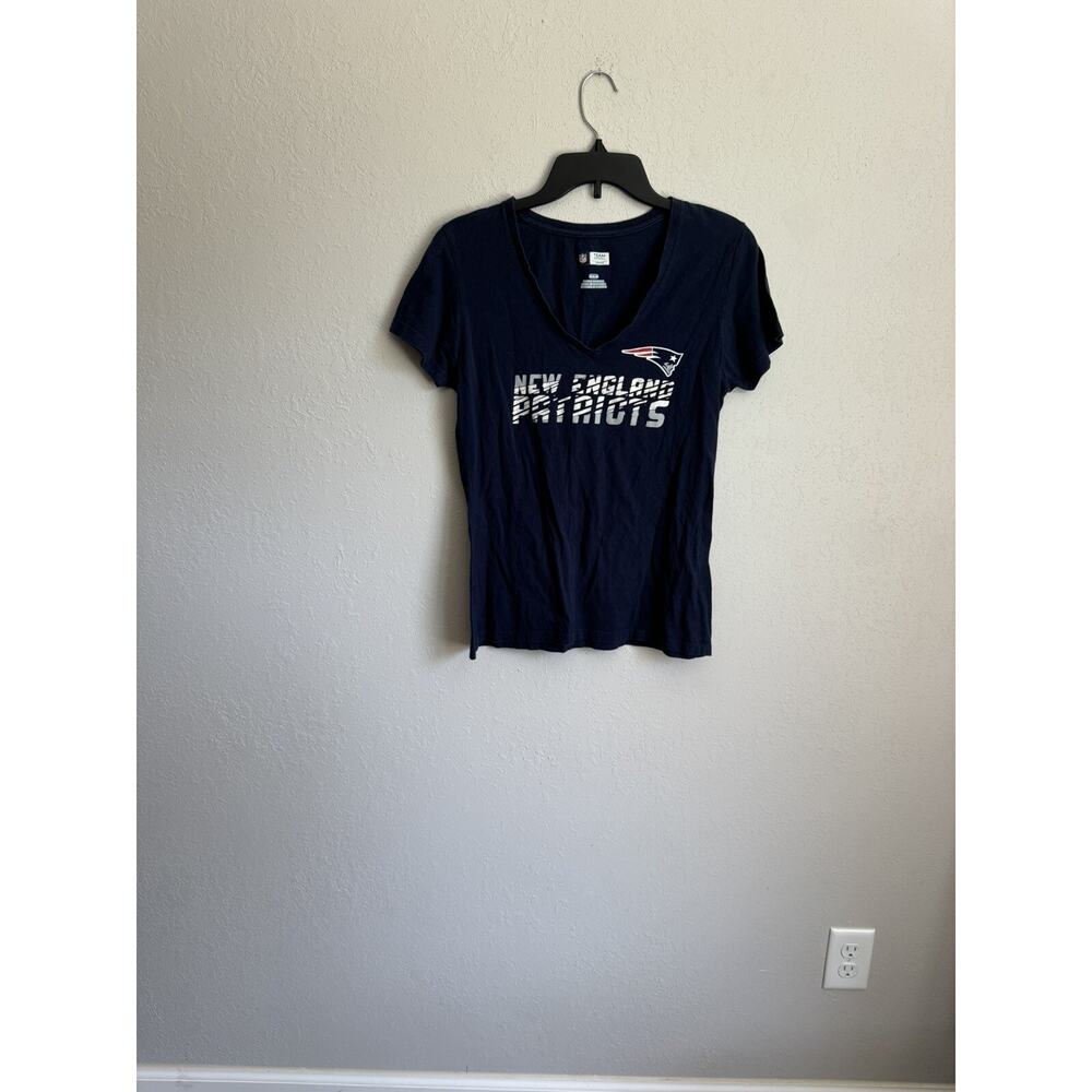 NFL Team Apparel New England Patriots Navy V-Neck Tee Womens M Sporty Athleisure